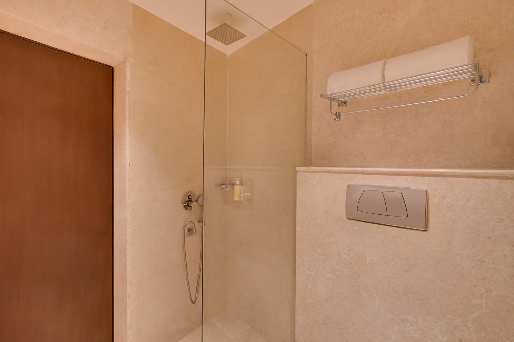Lemon Tree Hotel, Νόιντα Εξωτερικό φωτογραφία